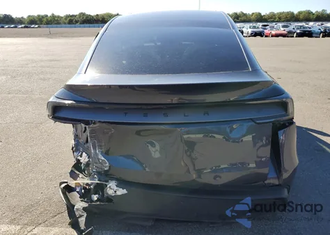 2026 Tesla Model Y z USA, uszkodzony, nr VIN 7SAYGDED8TA439079